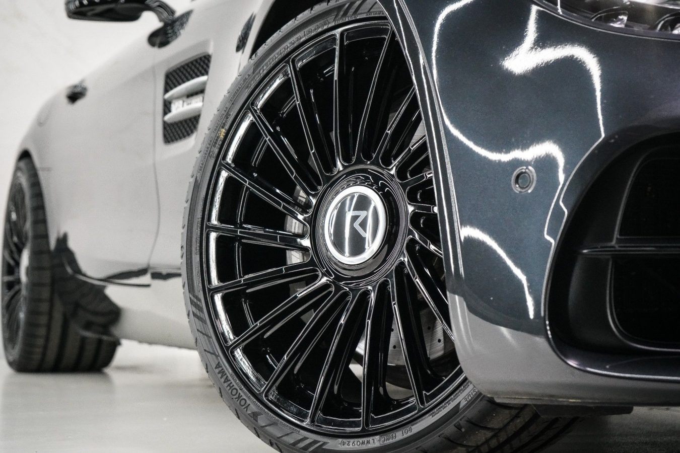 Mercedes-Benz AMG GT Premium Riviera RF8 Gloss Black