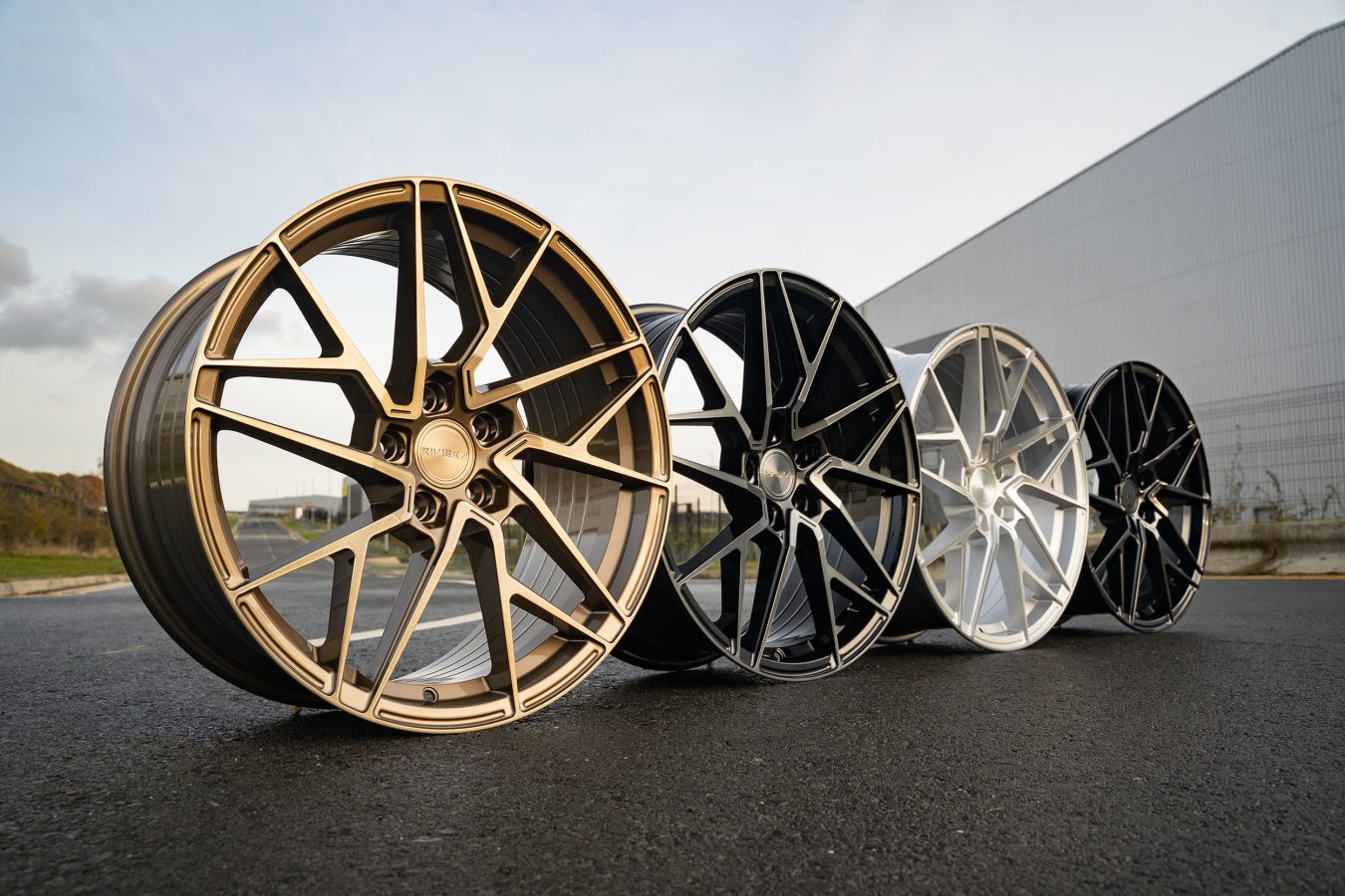 Riviera RF106 19x8_5 Flow Formed Alloy Wheel