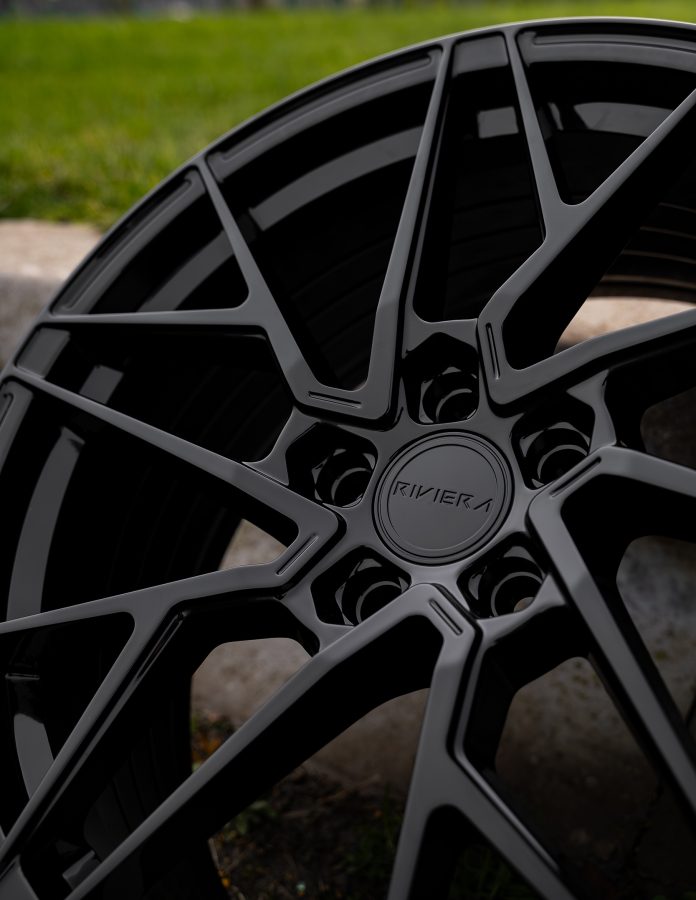 Riviera RF106 19x8_5 Flow Formed Alloy Wheel