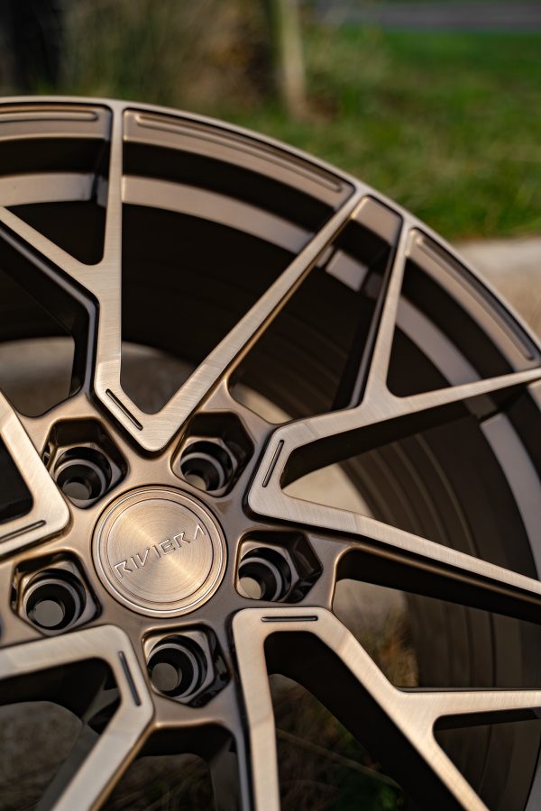 Riviera RF106 19x8_5 Flow Formed Alloy Wheel