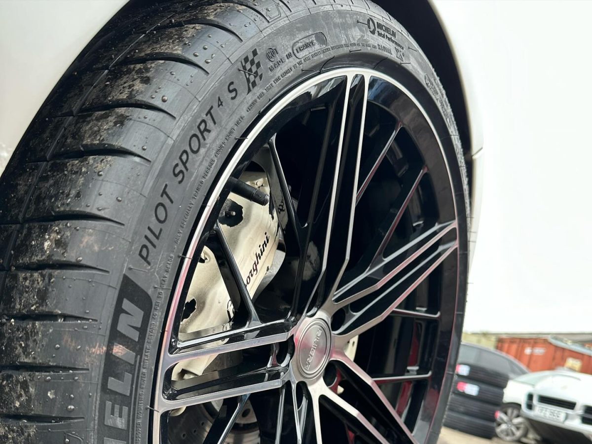 Lamborghini Gallardo Spyder Riviera RF4 Black Polished Dark Tint