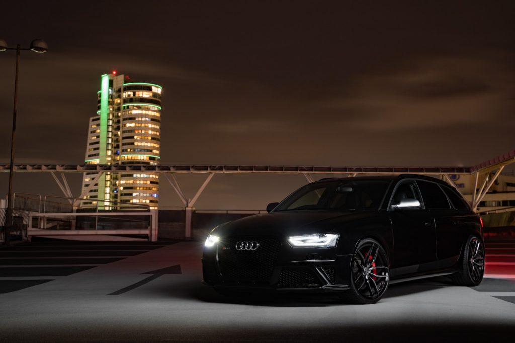 Audi-RS4-B8-with-Riviera-RV195-Wheels-in-Leeds