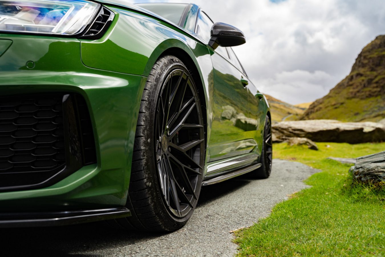 Audi-RS4-B9-Riviera-RF101-Flow-Formed-Alloy-Wheels