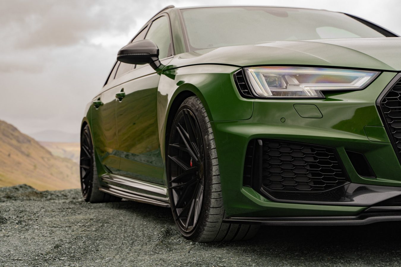 Audi-RS4-B9-Riviera-RF101-Flow-Formed-Alloy-Wheels