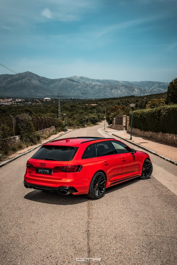 Audi RS4 B9 Riviera RF101 GB