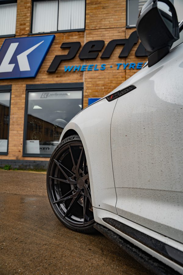 Audi RS5 B9 Riviera RF109 20x10 Gloss Black