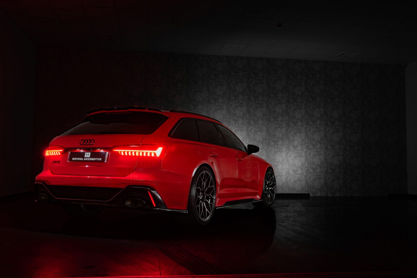 Audi-RS6-C8-Riviera-RF108-Rear-Far