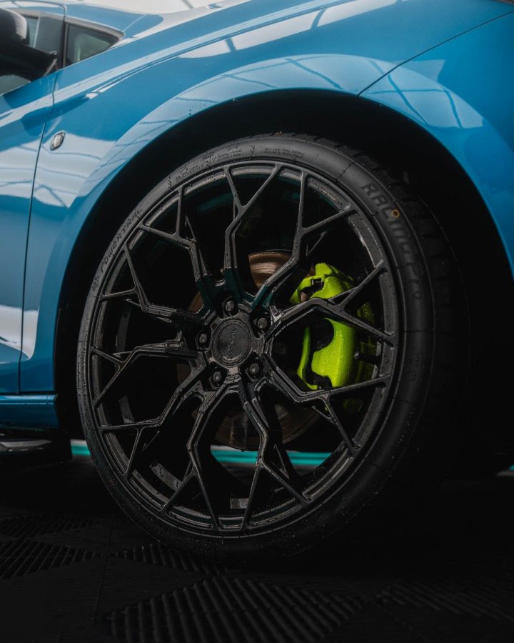 Blue Volkswagen Caddy MK5 Riviera RF5 GB