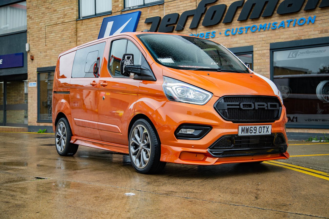 Ford Transit Custom Riviera RTT Black Polished Dark Tint