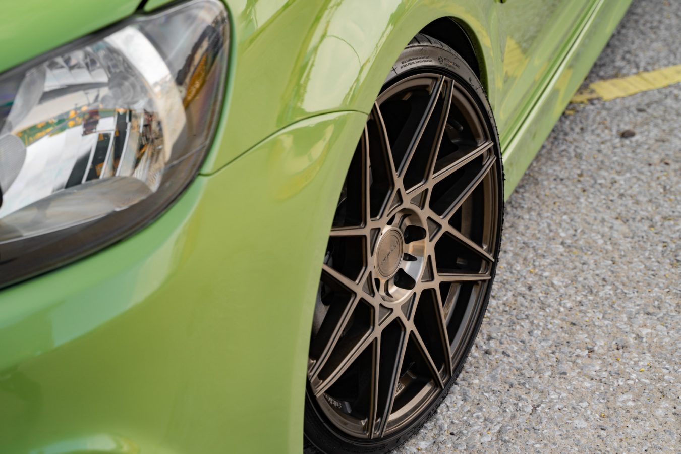 High-Rollers-Volkswagen-Caddy-Riviera-RF2-Hubolt-Wheels