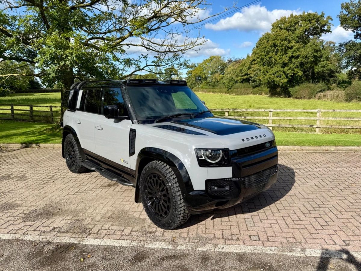 Land Rover Defender 110 P400 Riviera RXS5 GB