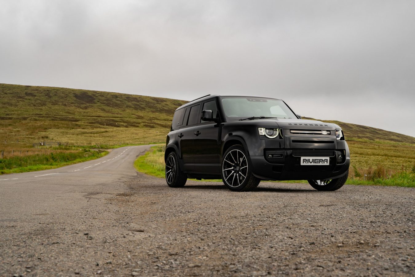 Land-Rover-Defender-110-2020-Riviera-RV197