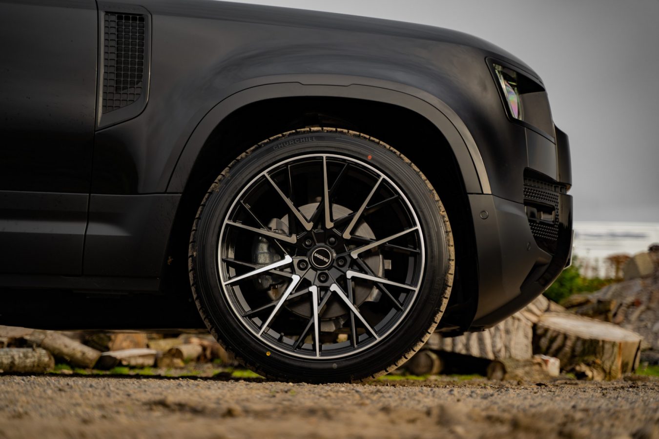 Land-Rover-Defender-110-2020-Riviera-RV197