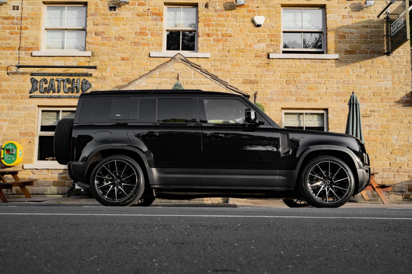 Land-Rover-Defender-110-2020-Riviera-RV197