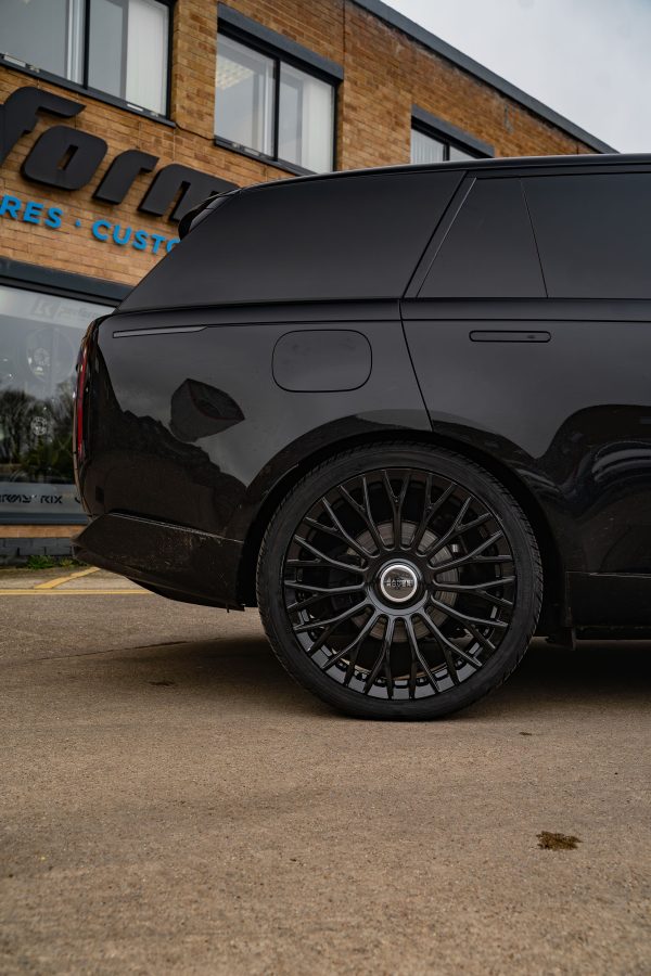 Range Rover Vogue L460 Riviera FG4 Gloss Black