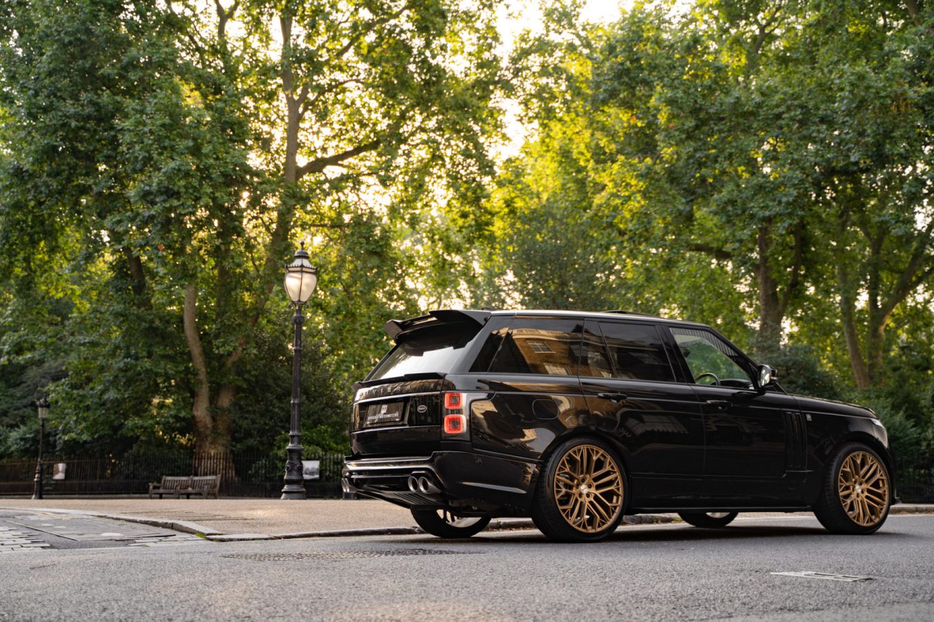 Range-Rover-Vogue-Riviera-RV198-Matt-Bronze-London
