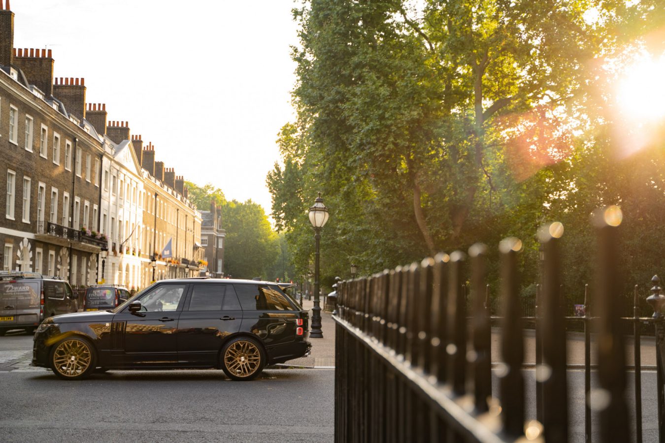 Range-Rover-Vogue-Riviera-RV198-Matt-Bronze-London