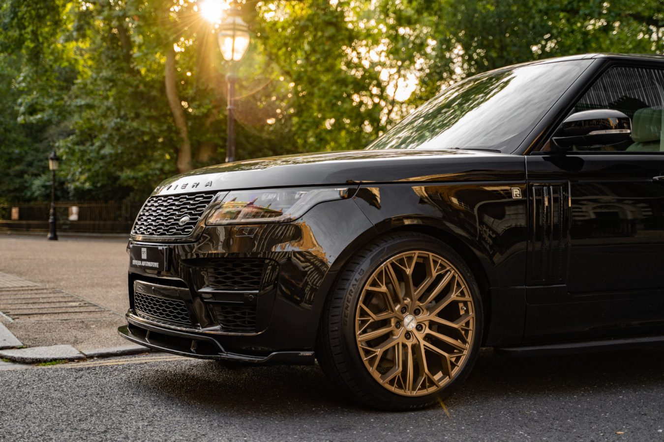 Range-Rover-Vogue-Riviera-RV198-Matt-Bronze-London