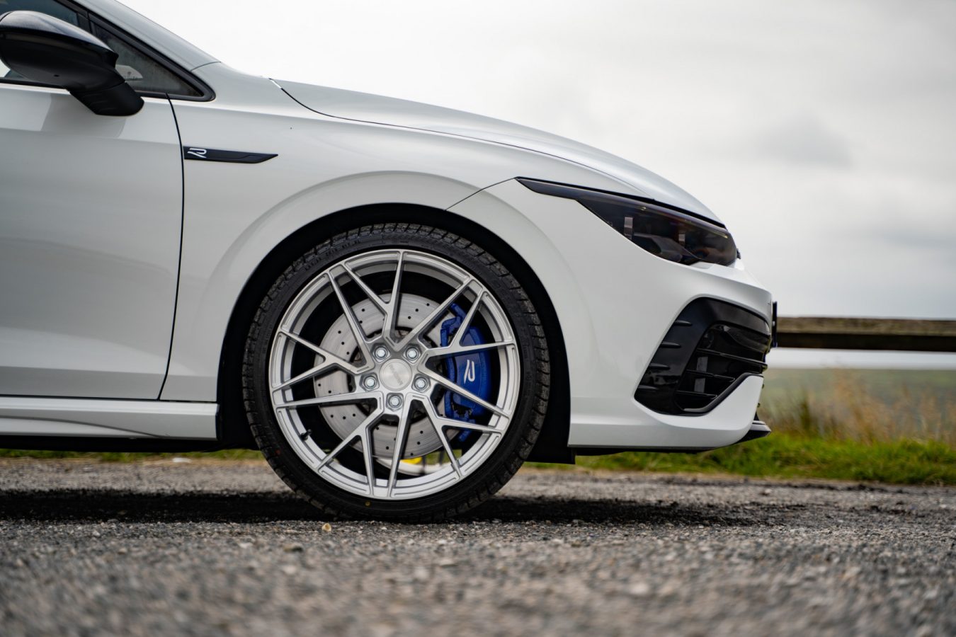 Volkswagen-Golf-R-mk8-Riviera-RF106-Flow-Formed-Alloy-Wheels