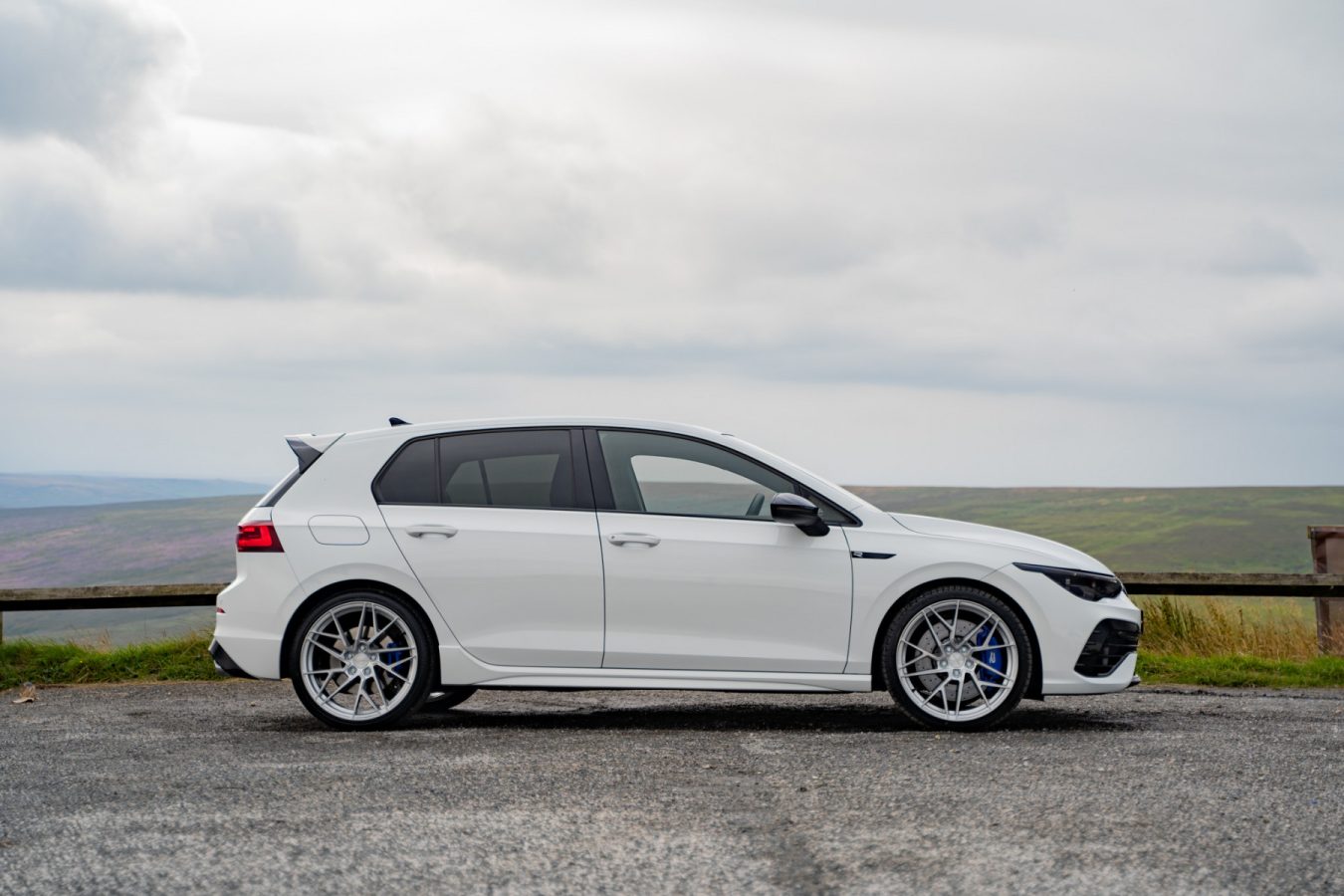 Volkswagen-Golf-R-mk8-Riviera-RF106-Flow-Formed-Alloy-Wheels
