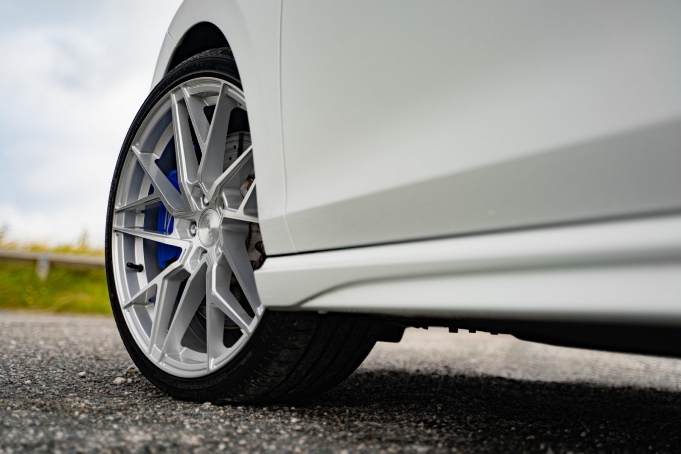 Volkswagen-Golf-R-mk8-Riviera-RF106-Flow-Formed-Alloy-Wheels
