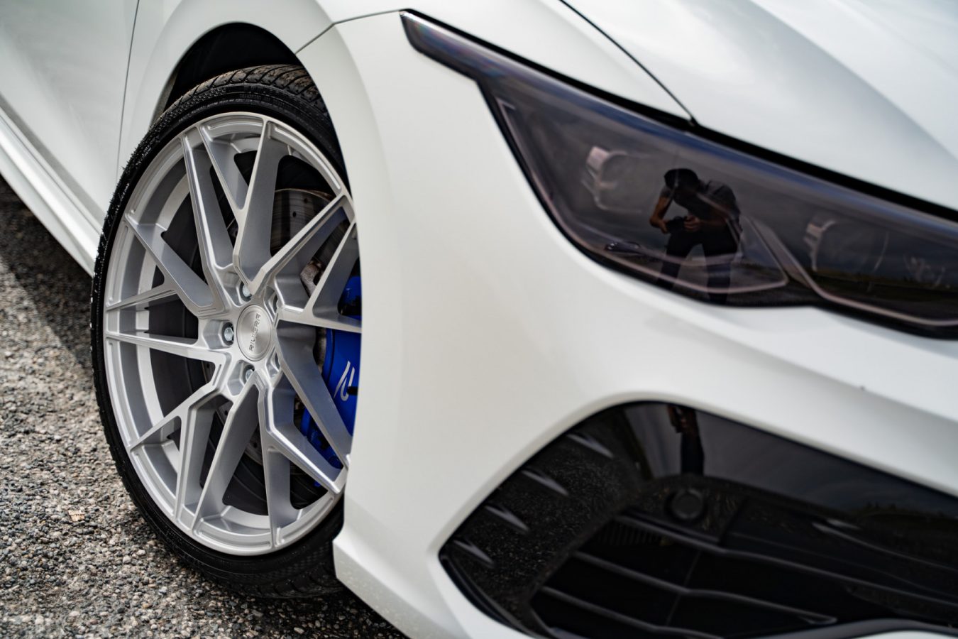Volkswagen-Golf-R-mk8-Riviera-RF106-Flow-Formed-Alloy-Wheels