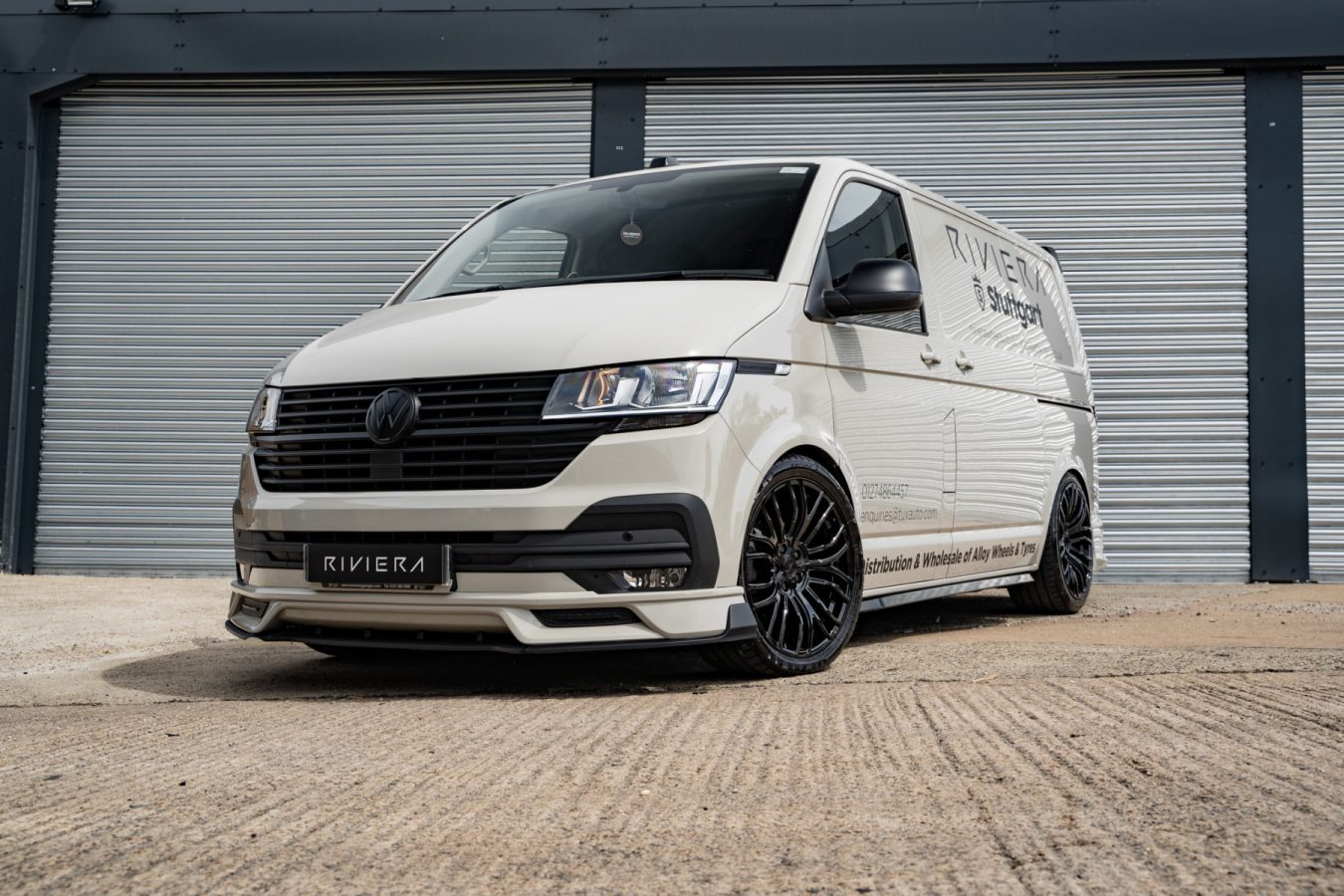 Volkswagen-Transporter-Riviera-RV191