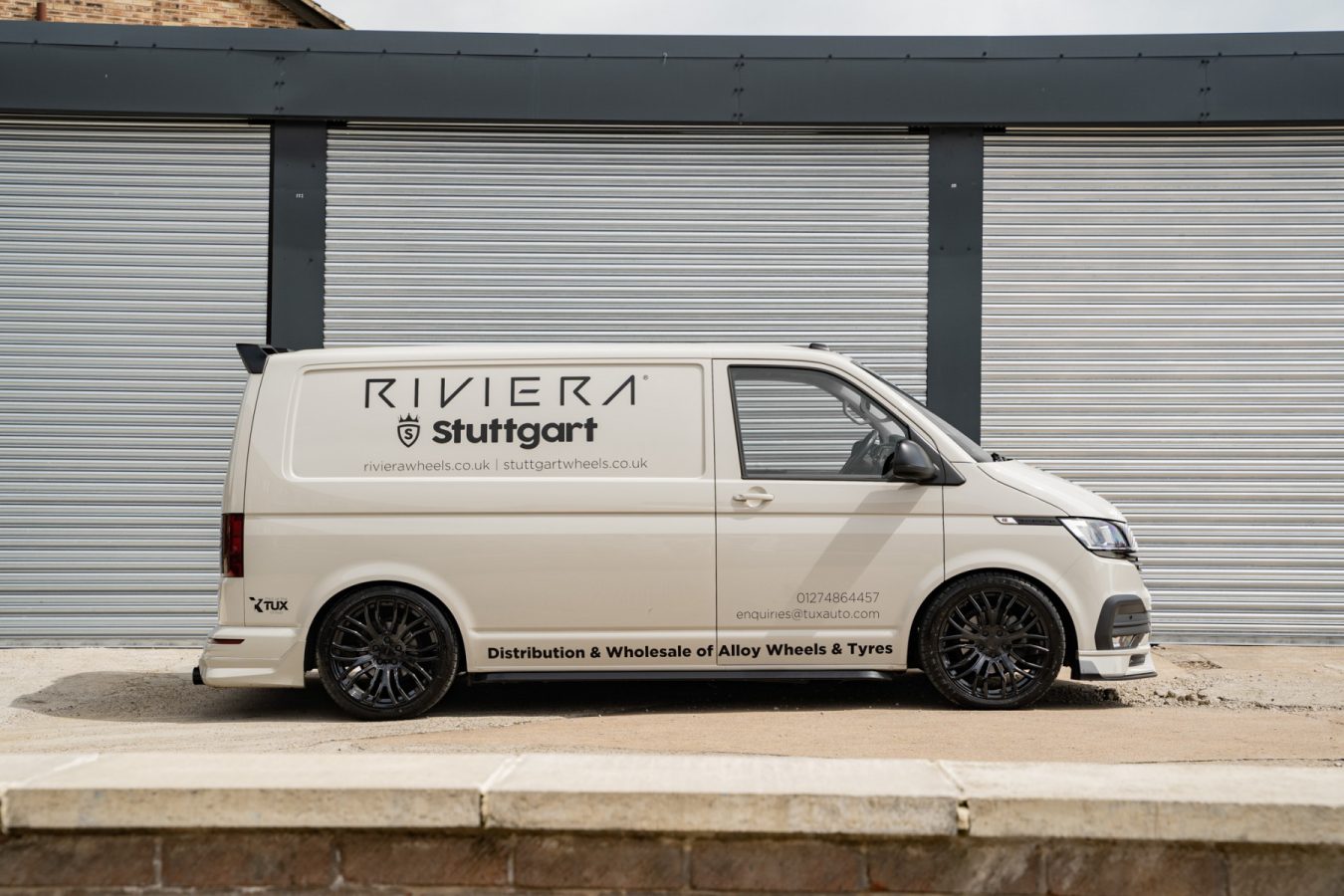 Volkswagen-Transporter-Riviera-RV191