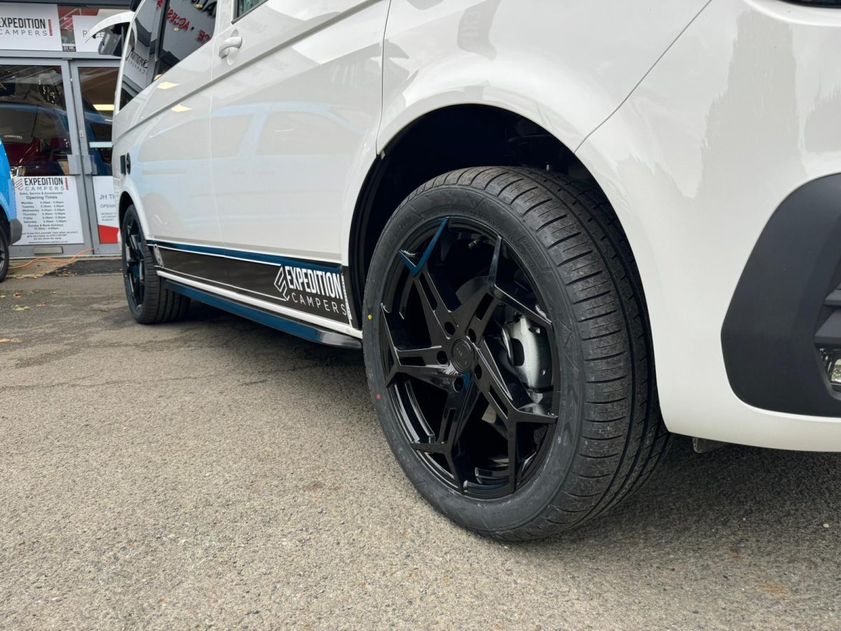 Volkswagen Transporter T6_1 Pop Top Riviera RTV Gloss Black