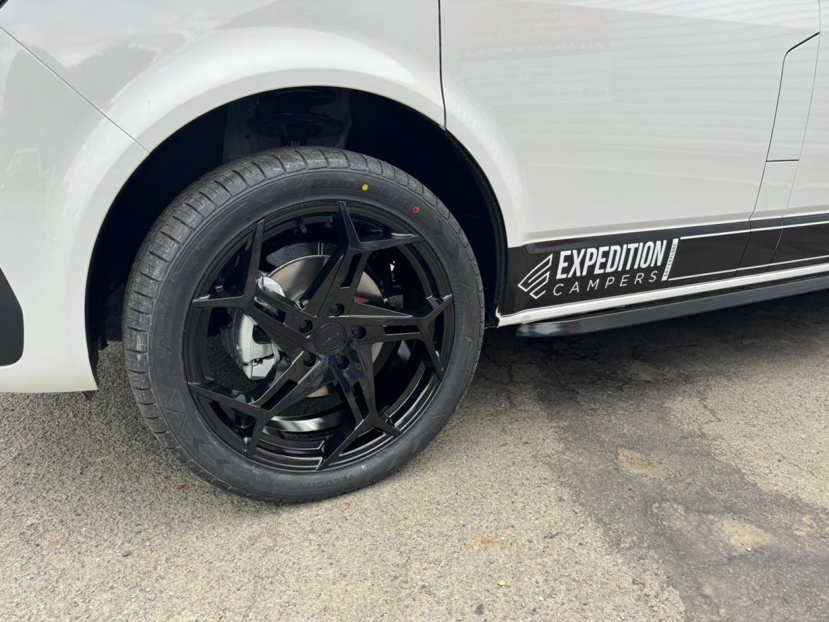 Volkswagen Transporter T6_1 Pop Top Riviera RTV Gloss Black