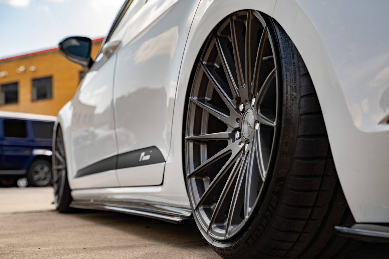 Volskwagen-Golf-GTI-Riviera-RV199-Deep-Concave-Alloy-Wheels