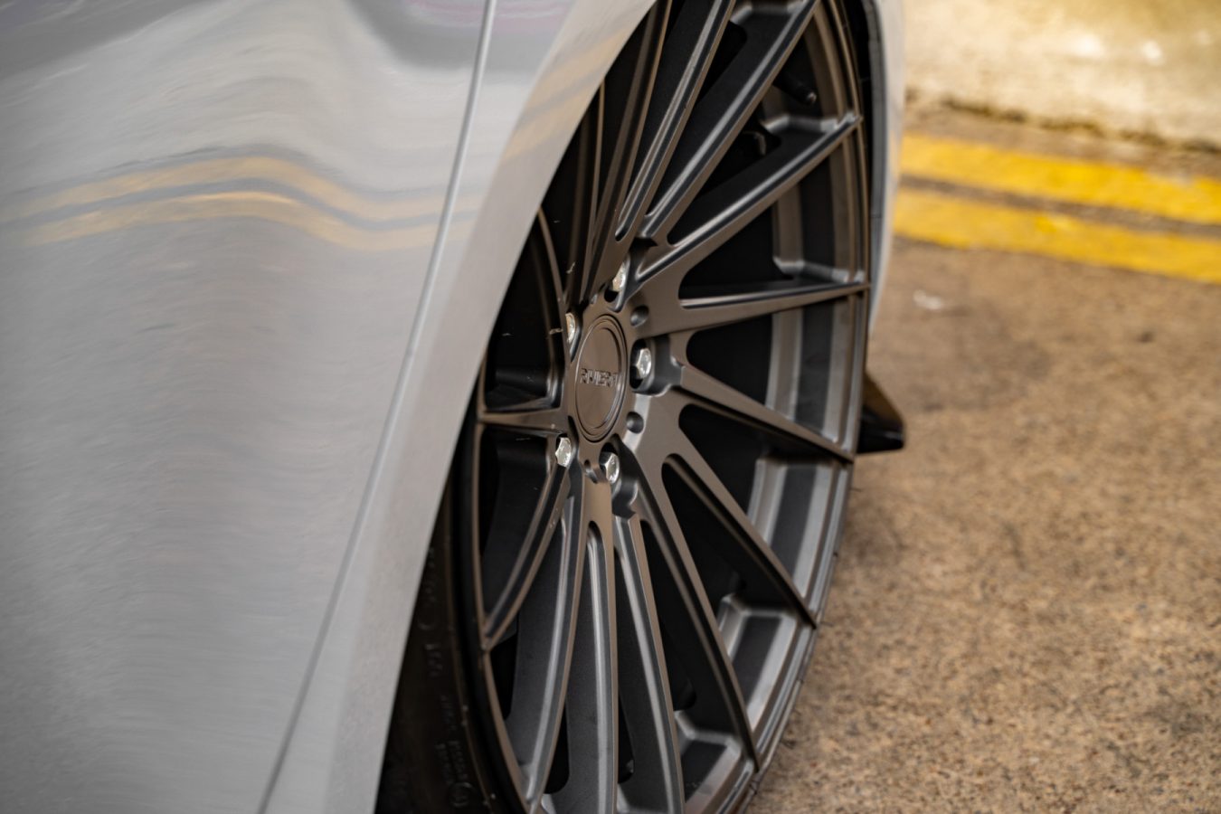 Volskwagen-Golf-GTI-Riviera-RV199-Deep-Concave-Alloy-Wheels