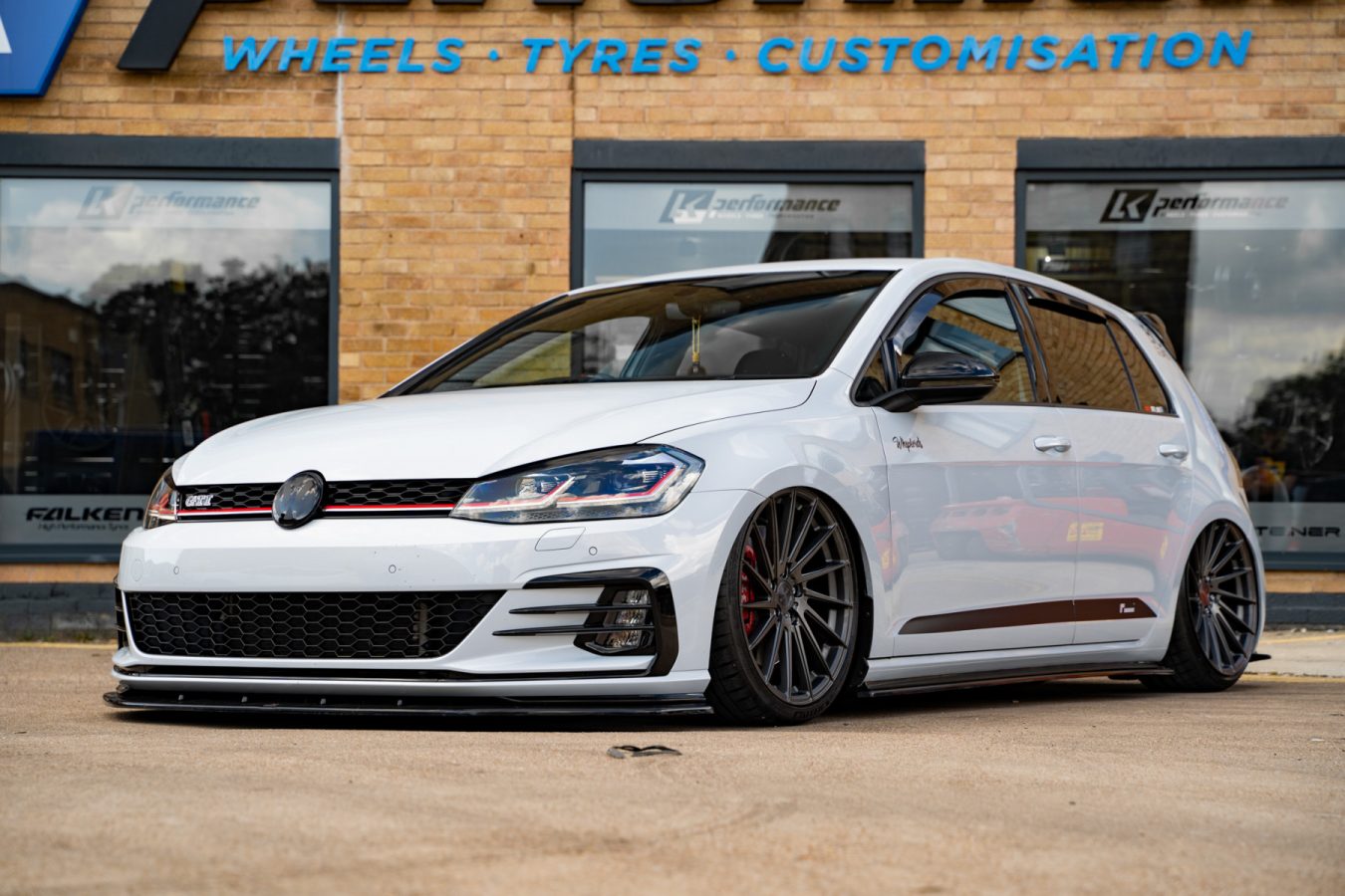 Volskwagen-Golf-GTI-Riviera-RV199-Deep-Concave-Alloy-Wheels