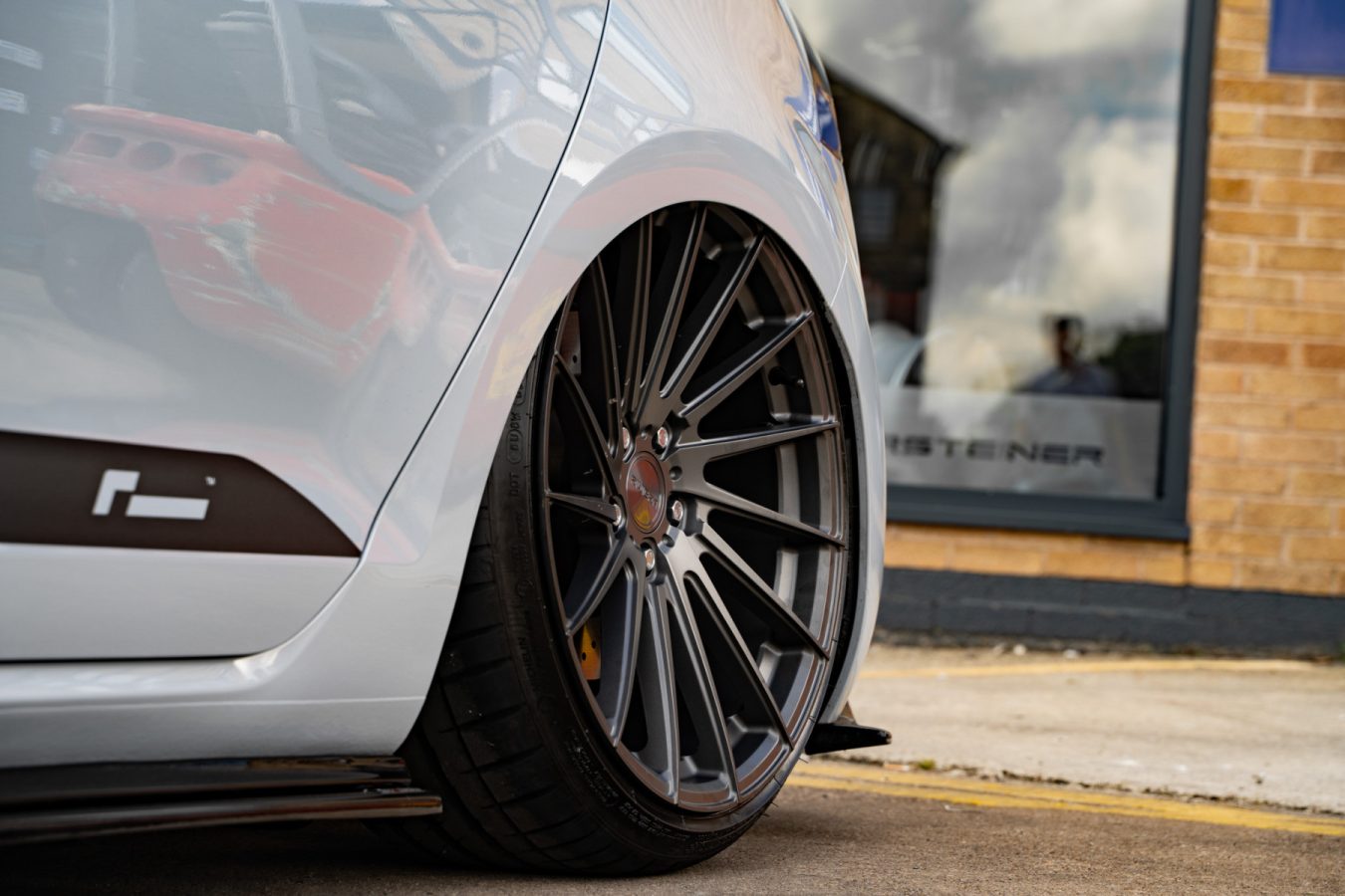 Volskwagen-Golf-GTI-Riviera-RV199-Deep-Concave-Alloy-Wheels