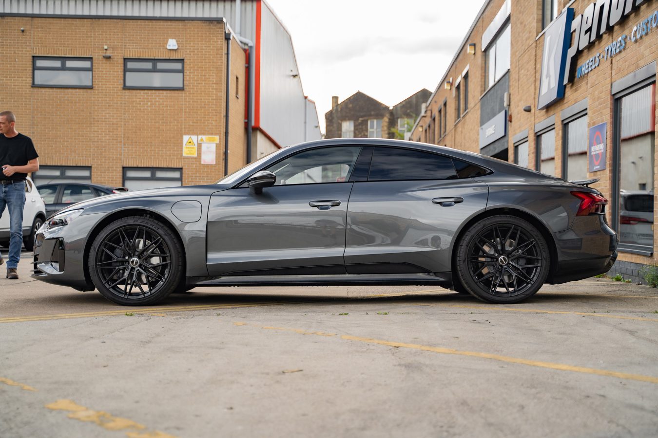 Audi E-Tron Riviera RF101 GB