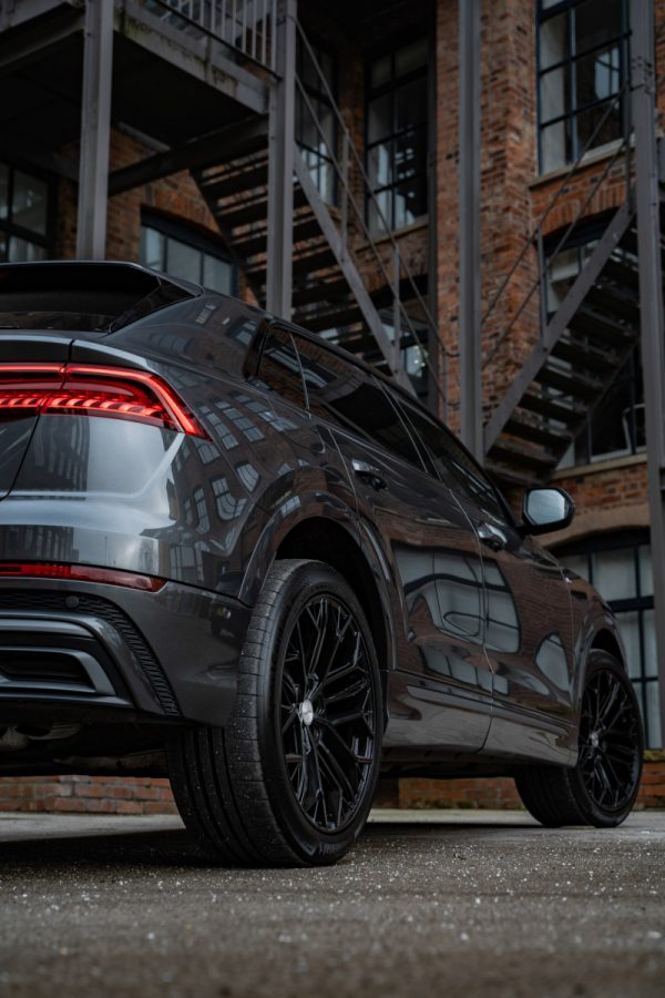 Audi-Q8-Riviera-RV198