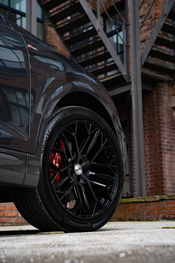 Audi-Q8-Riviera-RV198