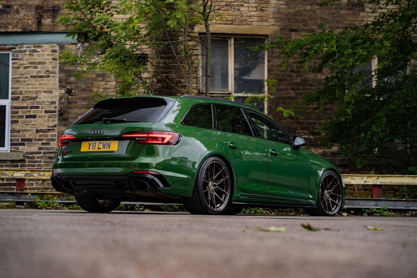 Audi RS4 B9 Riviera RF107
