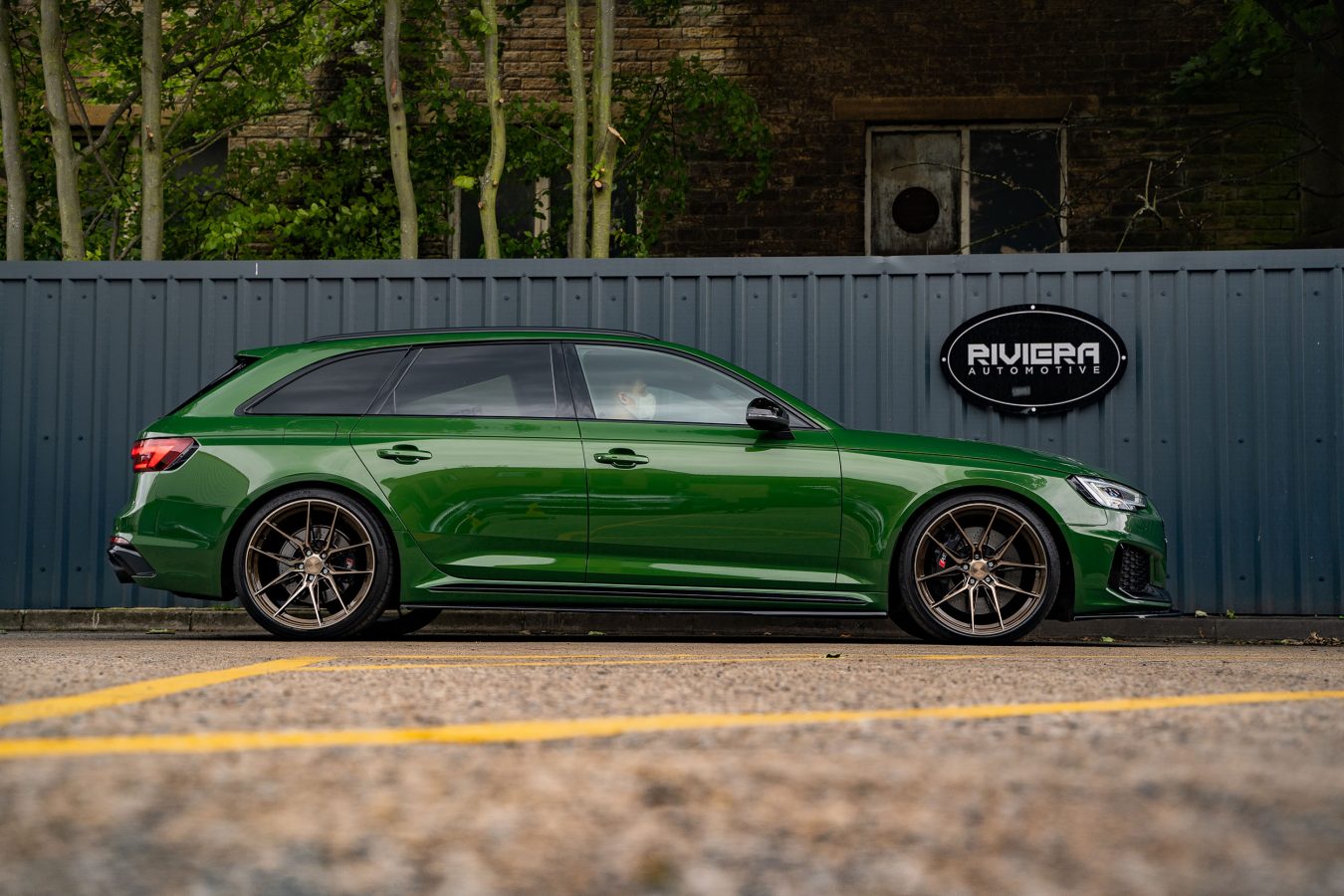Audi RS4 B9 Riviera RF107