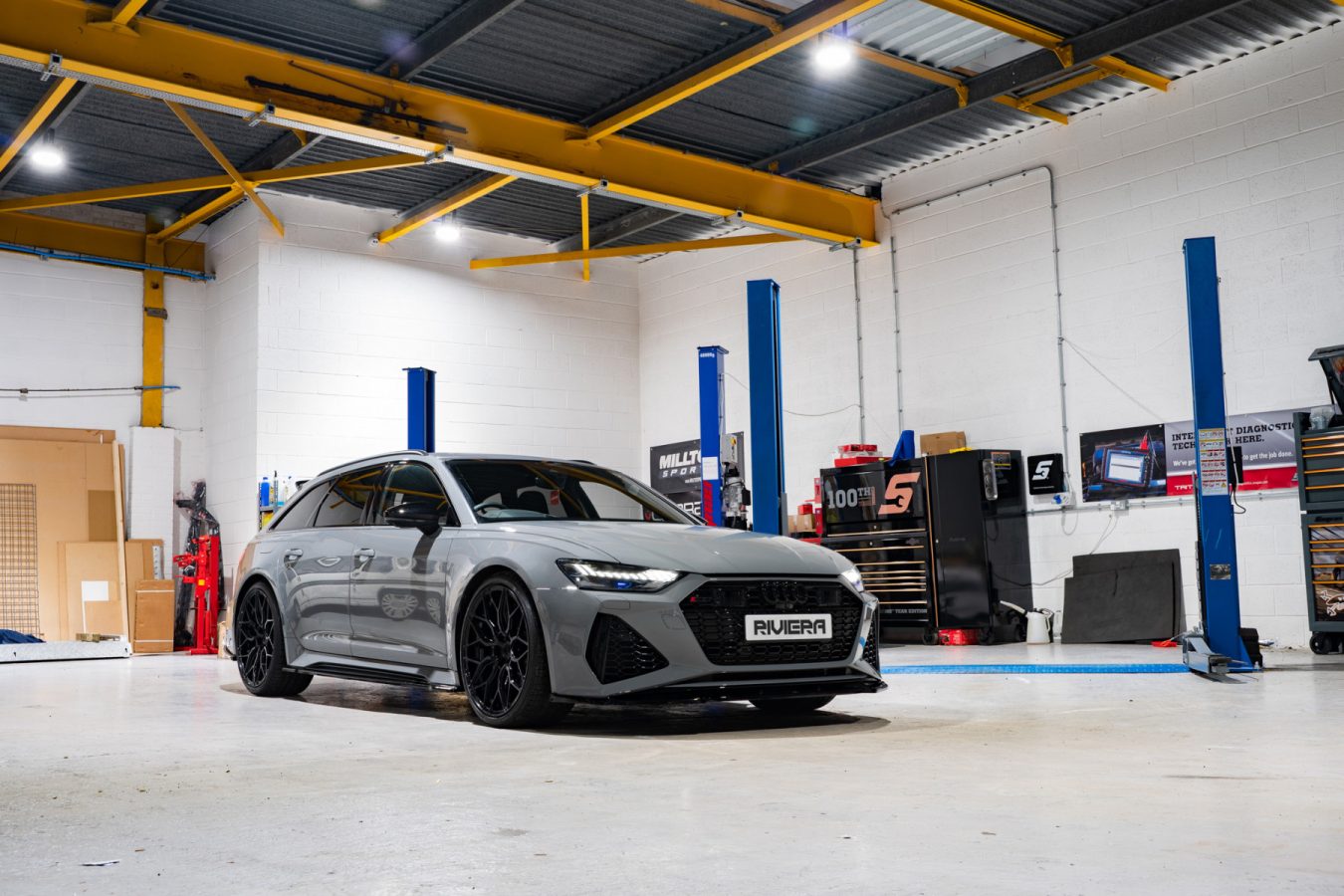 Audi RS6 C8 Riviera Rf108 Gloss Black CEUK