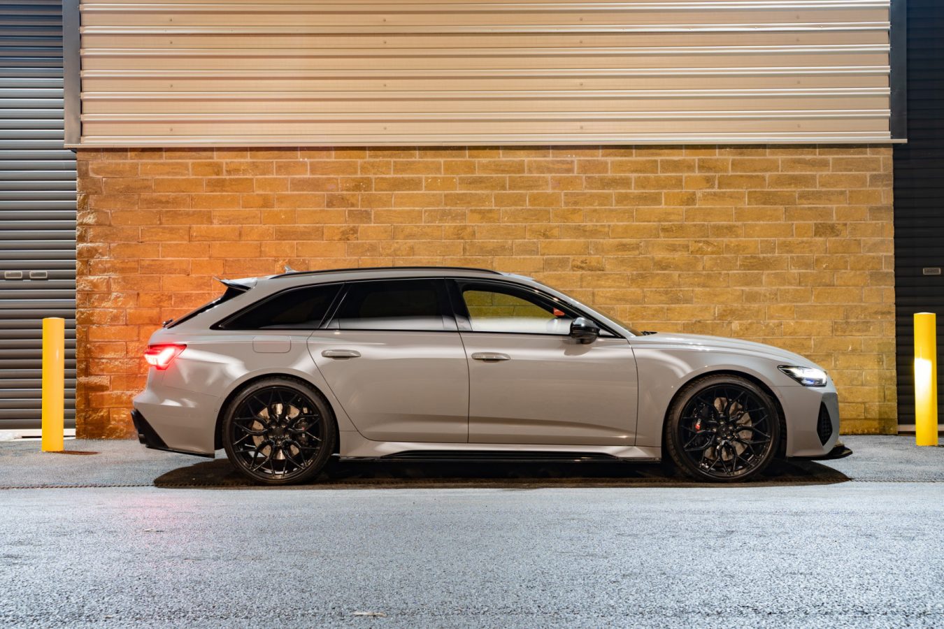 Audi RS6 C8 Riviera Rf108 Gloss Black CEUK