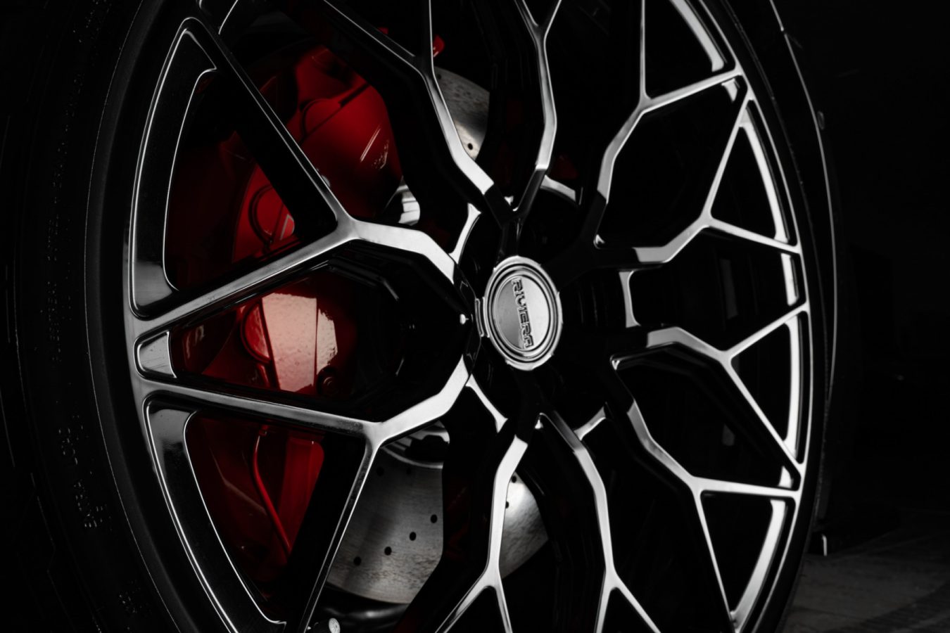 Audi-RS6-C8-Riviera-RF108-Gloss-Black