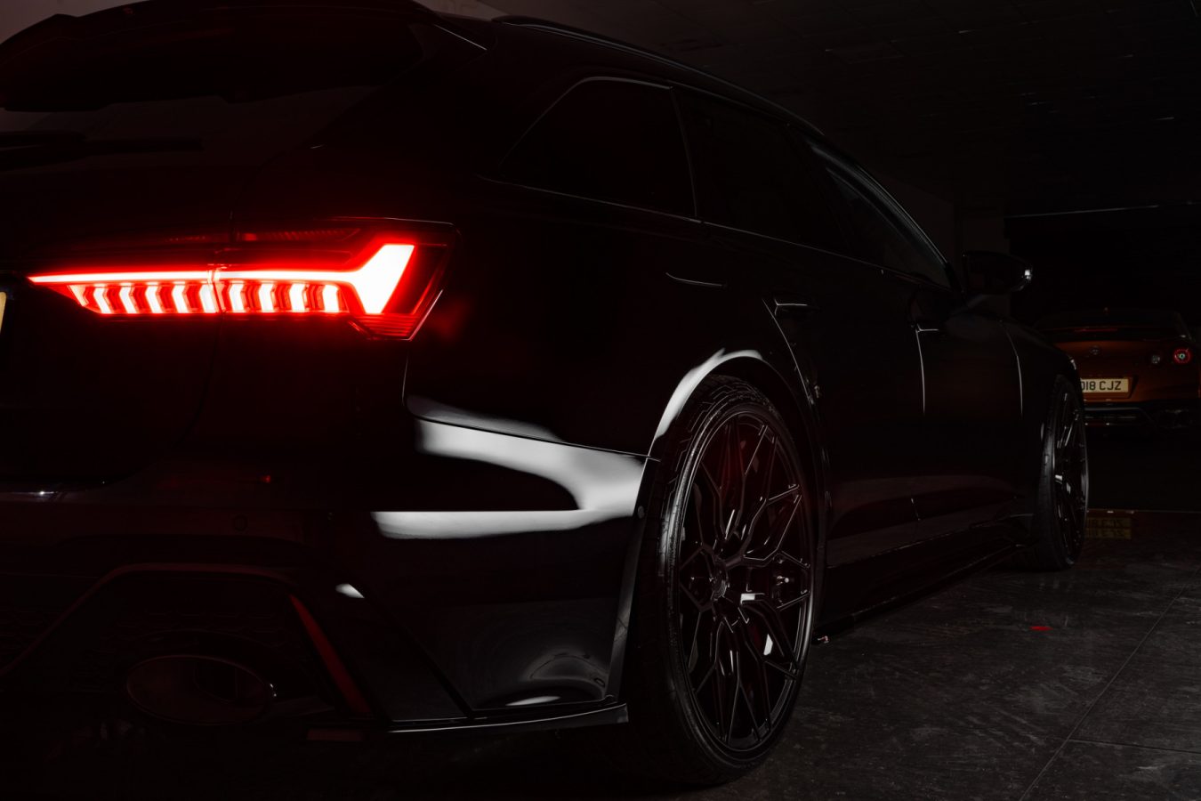 Audi-RS6-C8-Riviera-RF108-Gloss-Black