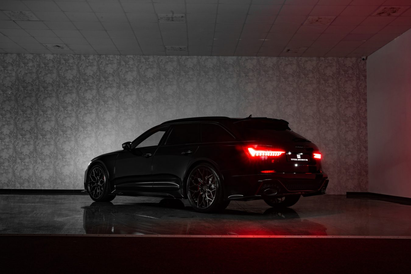 Audi-RS6-C8-Riviera-RF108-Gloss-Black