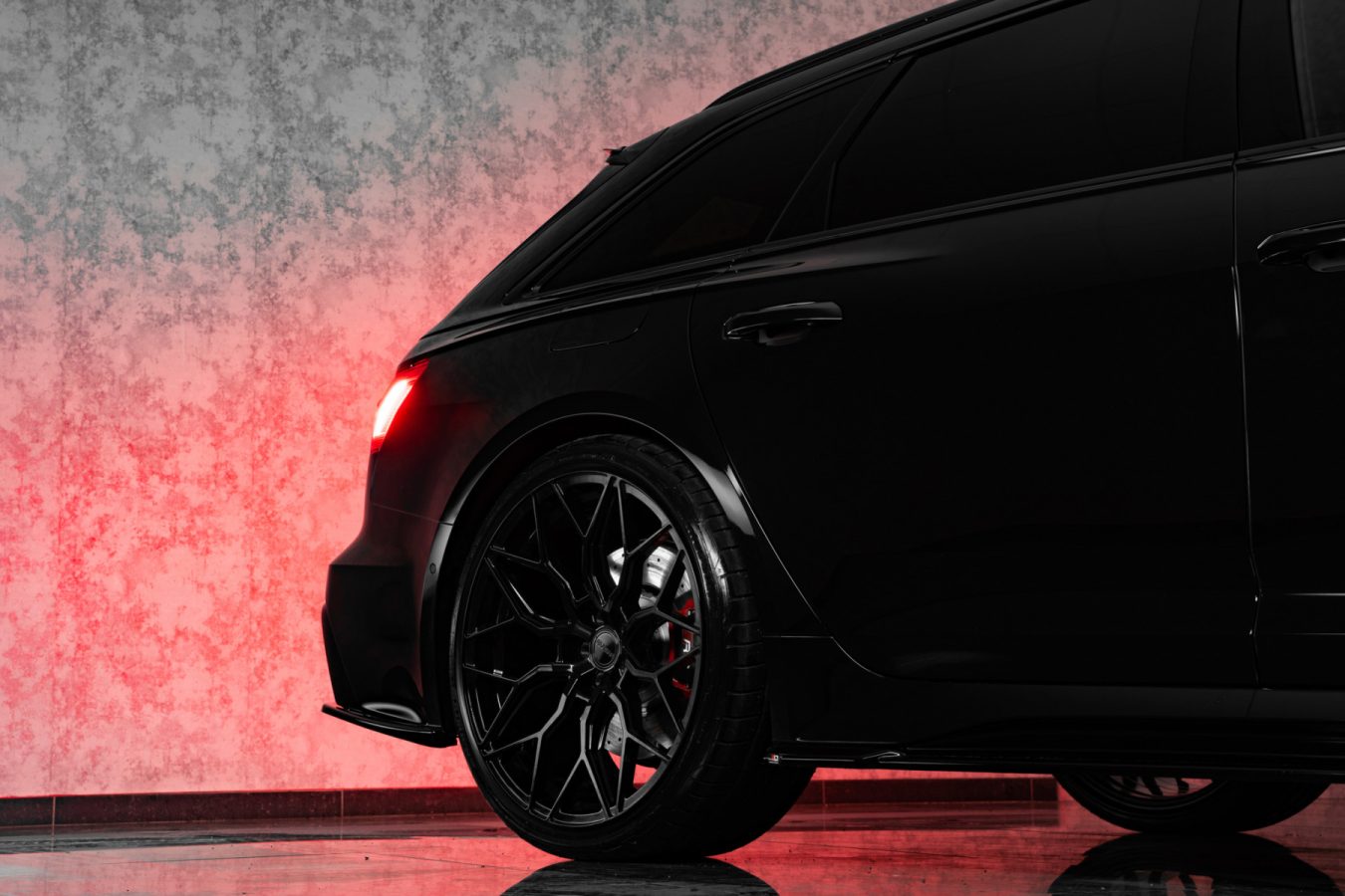 Audi-RS6-C8-Riviera-RF108-Gloss-Black