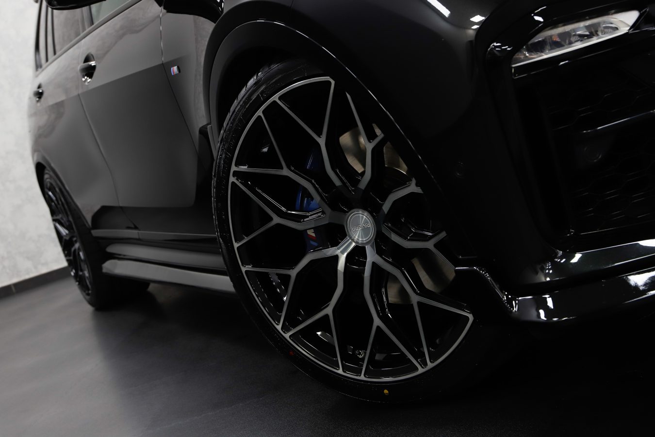 BMW X7 G07 Riviera RF108 Black Polished Dark Tint