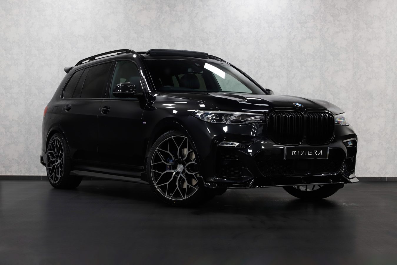 BMW X7 G07 Riviera RF108 Black Polished Dark Tint