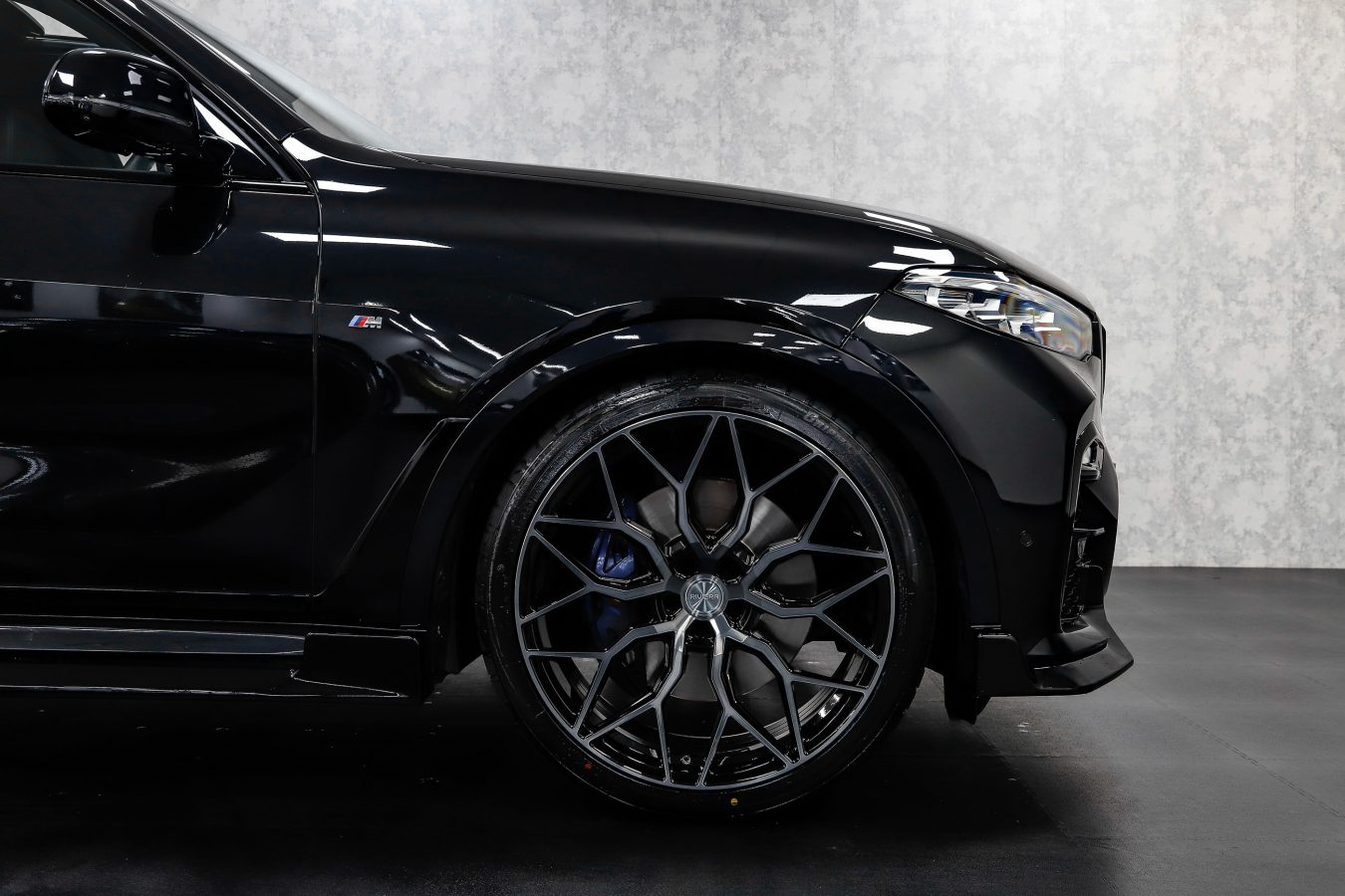 BMW X7 G07 Riviera RF108 Black Polished Dark Tint