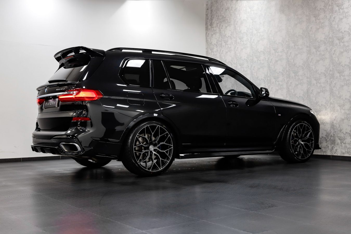 BMW X7 G07 Riviera RF108 Black Polished Dark Tint