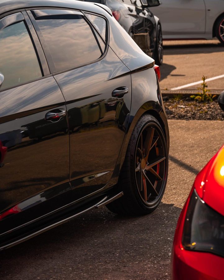 Cupra Leon 19x9_5 ET45 + 12mm spacers Riviera RF1 Matt Bronze